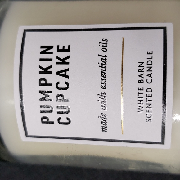 *❣3/25❣ - Bath & Body Works - PUMPKIN CUPCAKE - Candle - Picture 2 of 5